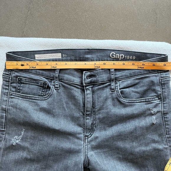 Gap 1969 Grey Wash Jeans 31R - Picture 4 of 5